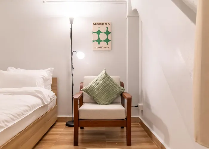 Cozy Corner Bangpho Hostel